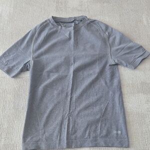 Nike Women's Gray Short Sleeve Tee